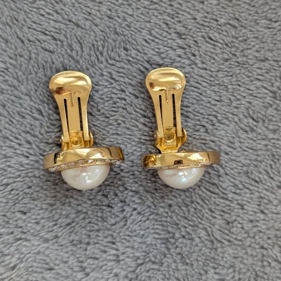 Christian Dior faux pearl vintage clip on earrings with rhinestones - Picture 11 of 15